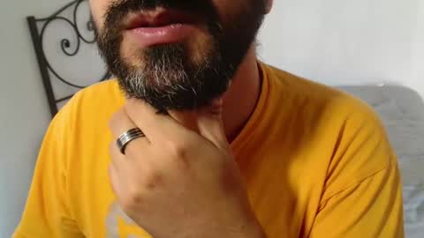 Snapshot of under_thedesk chatting on 10-24-25, 09:28 Giov online show from 10-24-25, 09:28