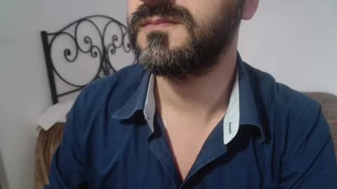 Snapshot of under_thedesk chatting on 11-24-25, 10:48 Giov online show from 11-24-25, 10:48