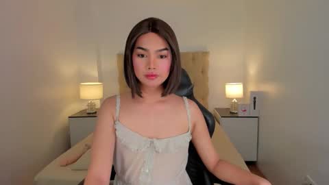 Lily online show from 11-17-25, 11:27