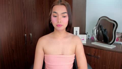 Lily online show from 12-21-25, 03:02