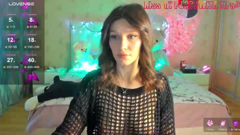 Snapshot of unearthly_di chatting on 10-22-25, 09:53 Di online show from 10-22-25, 09:53
