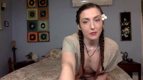 Lola Moonstone online show from 11-08-25, 04:23