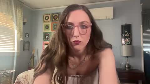 Snapshot of unicornfairy55 chatting on 06-21-26, 03:14 Lola Moonstone online show from 06-21-26, 03:14