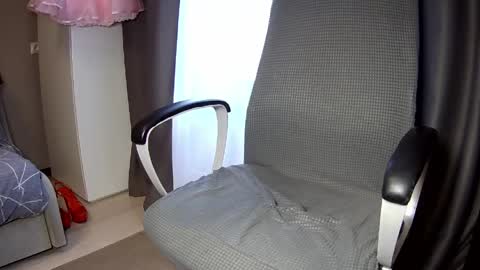 Mylittlecute online show from 05-18-26, 06:52