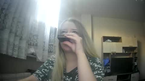 Snapshot of universeemily chatting on 10-18-25, 07:53 UniverseEmily online show from 10-18-25, 07:53