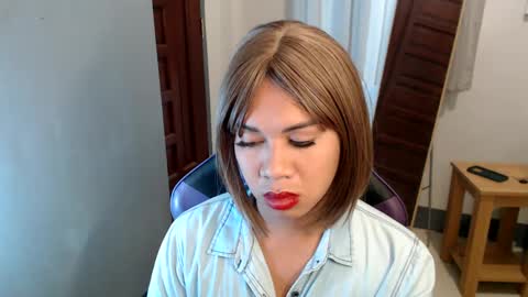 Vee online show from 01-23-25, 03:43