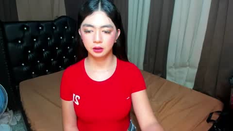 Snapshot of ur_girl_dwalker chatting on 06-19-26, 07:56 ur_girl_dwalker online show from 06-19-26, 07:56