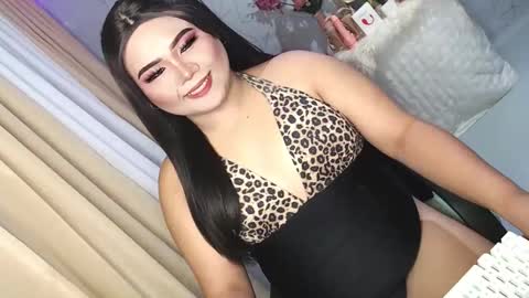 Snapshot of ur_greatest_obsession chatting on 01-14-26, 03:39 KENDRA CUTIEE online show from 01-14-26, 03:39