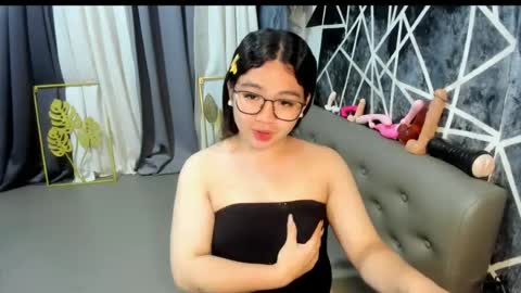 Snapshot of ur_sexychubbytrans chatting on 06-22-26, 05:32 KENS online show from 06-22-26, 05:32