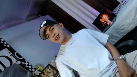 Snapshot of ur_shan21 chatting on 07-06-26, 07:27 ur_shan21 online show from 07-06-26, 07:27