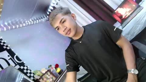 Snapshot of ur_shan21 chatting on 07-10-26, 04:39 ur_shan21 online show from 07-10-26, 04:39