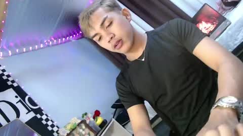 Snapshot of ur_shan21 chatting on 07-12-26, 04:58 ur_shan21 online show from 07-12-26, 04:58