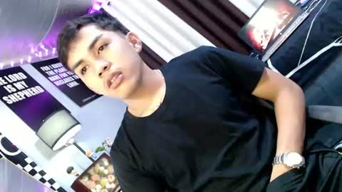 Snapshot of ur_shan21 chatting on 08-04-26, 07:33 ur_shan21 online show from 08-04-26, 07:33