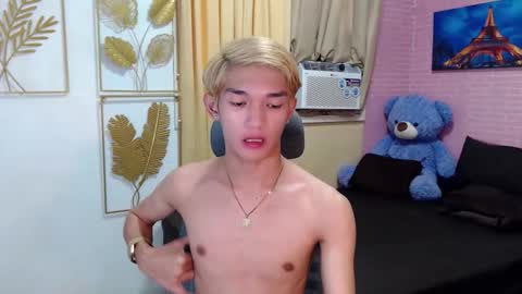 Snapshot of urasian_john20 chatting on 04-18-26, 01:20 urasian_john20 online show from 04-18-26, 01:20