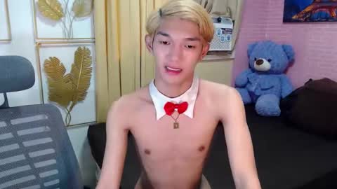 Snapshot of urasian_john20 chatting on 04-28-26, 02:27 urasian_john20 online show from 04-28-26, 02:27