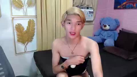 Snapshot of urasian_john20 chatting on 05-01-26, 05:39 urasian_john20 online show from 05-01-26, 05:39