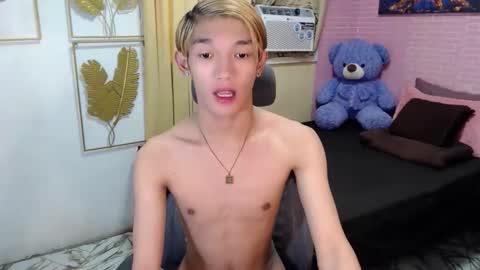 Snapshot of urasian_john20 chatting on 05-17-26, 04:32 urasian_john20 online show from 05-17-26, 04:32