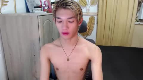 Snapshot of urasian_john20 chatting on 06-10-26, 07:07 urasian_john20 online show from 06-10-26, 07:07
