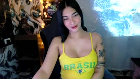 Snapshot of urasiandreamgirlxxx chatting on 06-15-26, 08:38 jess online show from 06-15-26, 08:38