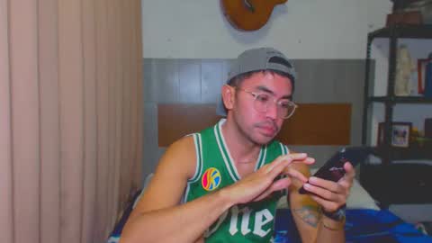 Snapshot of urasianversahunkxx chatting on 11-14-25, 06:23 johnzen online show from 11-14-25, 06:23