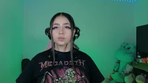 Snapshot of urbaby6irl chatting on 07-15-26, 10:53 Danielle online show from 07-15-26, 10:53