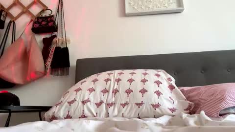 urbabygurl13 online show from 04-20-26, 12:52