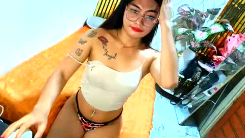 Snapshot of urdream_bride chatting on 06-08-26, 07:25 urdream_bride online show from 06-08-26, 07:25