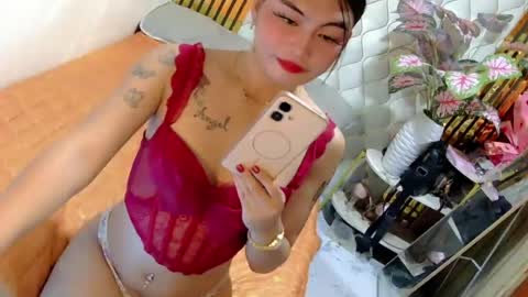 Snapshot of urdream_bride chatting on 06-15-26, 07:32 urdream_bride online show from 06-15-26, 07:32