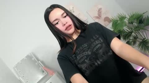 Snapshot of ure_asiancockgirl07 chatting on 10-20-25, 10:16 Bretesh online show from 10-20-25, 10:16