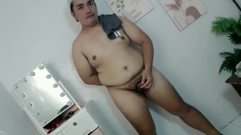 Snapshot of ure_fattytoy143 chatting on 06-05-26, 05:36 ure_fattytoy143 online show from 06-05-26, 05:36