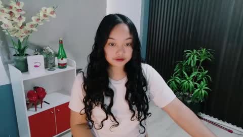 Snapshot of urfavouritecravings chatting on 02-04-26, 02:39 Scarlet online show from 02-04-26, 02:39