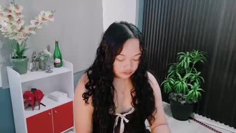 Snapshot of urfavouritecravings chatting on 02-08-26, 01:42 Scarlet online show from 02-08-26, 01:42