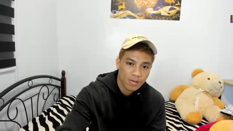 Snapshot of urfucker_vinz chatting on 05-20-26, 01:06 urfucker_vinz online show from 05-20-26, 01:06