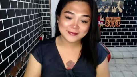 Snapshot of urgirl_dimple chatting on 09-18-25, 05:59 Dimple online show from 09-18-25, 05:59