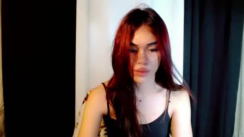 Snapshot of urgirl_leah chatting on 09-16-25, 05:08 Leah online show from 09-16-25, 05:08