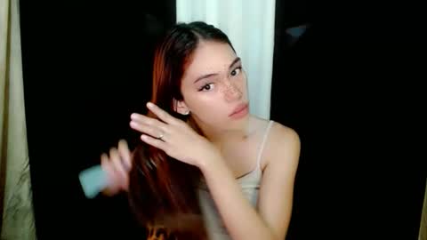 Snapshot of urgirl_leah chatting on 10-14-25, 05:30 Leah online show from 10-14-25, 05:30