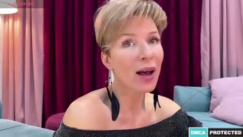 Snapshot of urgoddessjenny chatting on 01-02-25, 06:45 Jenny online show from 01-02-25, 06:45