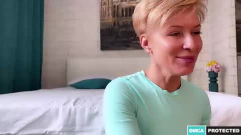 Snapshot of urgoddessjenny chatting on 02-08-25, 06:54 Jenny online show from 02-08-25, 06:54
