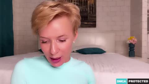 Snapshot of urgoddessjenny chatting on 02-08-25, 01:54 Jenny online show from 02-08-25, 01:54