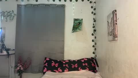 Snapshot of urhotfemboi_jayjay chatting on 07-24-26, 06:28 itsjayjay online show from 07-24-26, 06:28