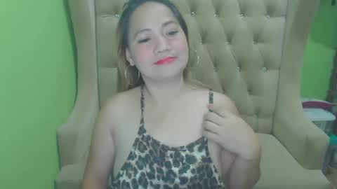 urhotmomzoey online show from 04-21-26, 06:23