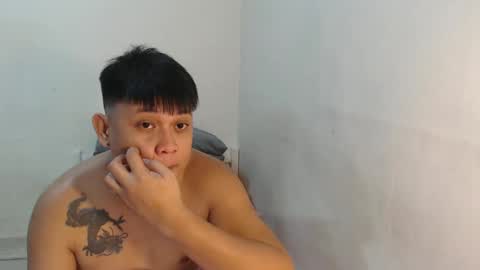 Snapshot of urhotplnoyxxx chatting on 02-13-25, 07:24 Roiyals online show from 02-13-25, 07:24