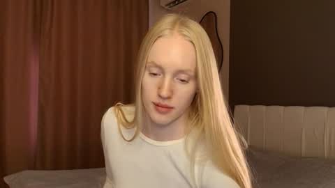 ElizabethLizy online show from 06-14-26, 05:04
