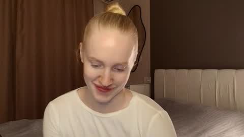 ElizabethLizy online show from 06-16-26, 05:48