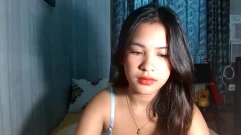 Snapshot of urlady_mia chatting on 07-28-26, 12:18 Mia online show from 07-28-26, 12:18