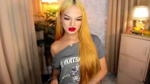 Snapshot of urladyprincessmassivecock chatting on 09-10-25, 06:52 jhaii online show from 09-10-25, 06:52