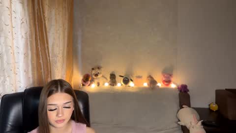 Snapshot of urmeowkitty chatting on 07-19-26, 05:16 Molly online show from 07-19-26, 05:16
