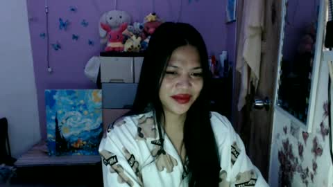 Snapshot of urpreciouspinayxxx chatting on 06-20-26, 10:45 hi im kim online show from 06-20-26, 10:45