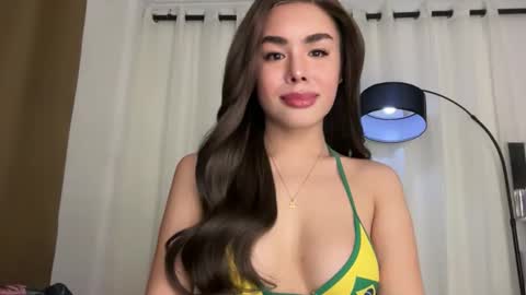 Snapshot of urprettyjaninexxx chatting on 06-05-26, 04:56 Janine online show from 06-05-26, 04:56