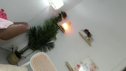 Snapshot of ursandra_xx chatting on 05-06-26, 10:42 ursandra_xx online show from 05-06-26, 10:42